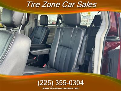 2016 Chrysler Town & Country Touring   - Photo 7 - Baton Rouge, LA 70805
