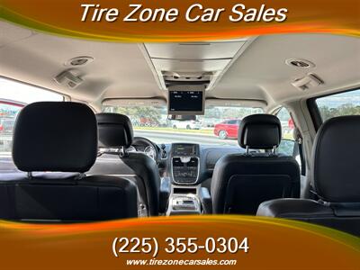 2016 Chrysler Town & Country Touring   - Photo 9 - Baton Rouge, LA 70805