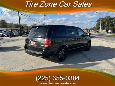 2014 Dodge Grand Caravan SXT 30th Anniversary   - Photo 5 - Baton Rouge, LA 70805