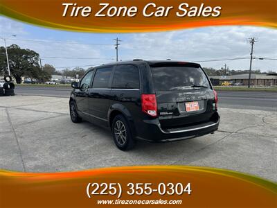 2017 Dodge Grand Caravan SXT   - Photo 3 - Baton Rouge, LA 70805