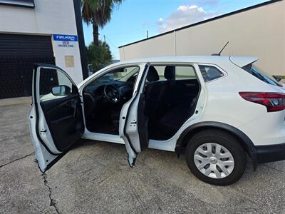 2020 Nissan Rogue Sport S   - Photo 4 - Umatilla, FL 32784