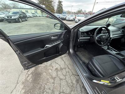 2016 Toyota Camry LE   - Photo 15 - Indianapolis, IN 46226