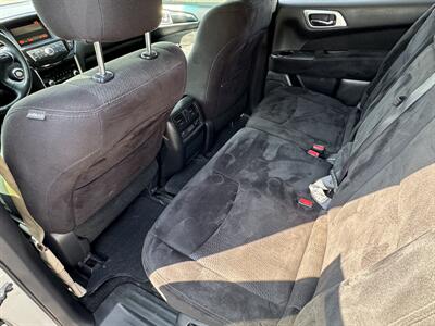 2015 Nissan Pathfinder S   - Photo 11 - Indianapolis, IN 46226