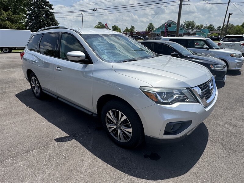 2017 Nissan Pathfinder S  