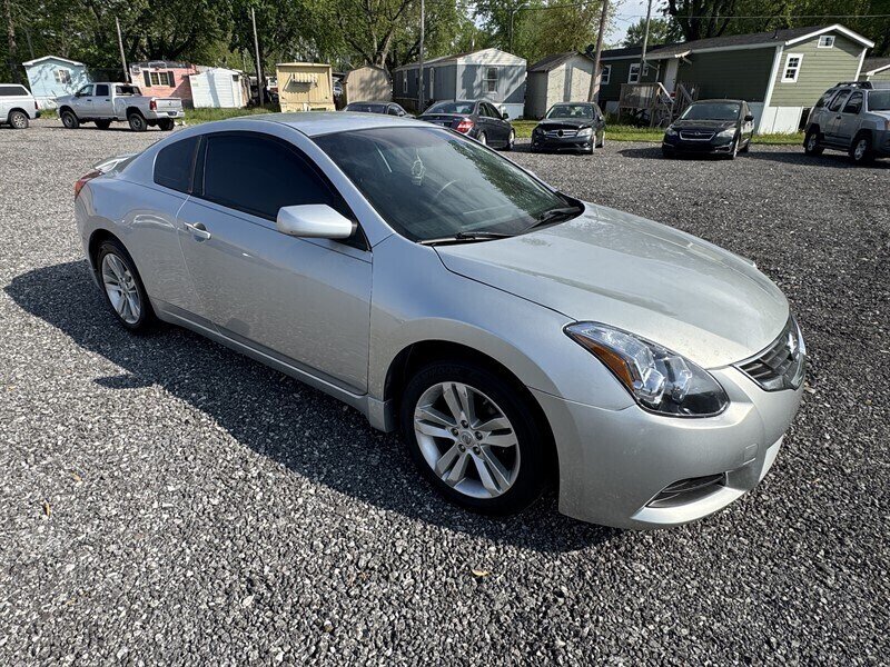 2010 Nissan Altima 2.5 S  Coupe