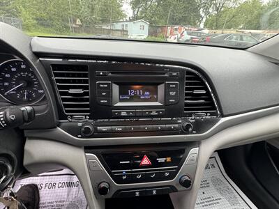2017 Hyundai ELANTRA SE   - Photo 9 - Indianapolis, IN 46226