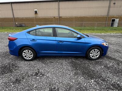 2017 Hyundai ELANTRA SE   - Photo 4 - Indianapolis, IN 46226