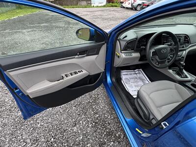 2017 Hyundai ELANTRA SE   - Photo 18 - Indianapolis, IN 46226