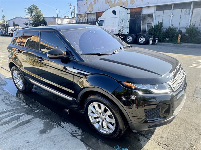 2019 Land Rover Range Rover Evoque SE - Photo 4 - Long Beach, CA 90813