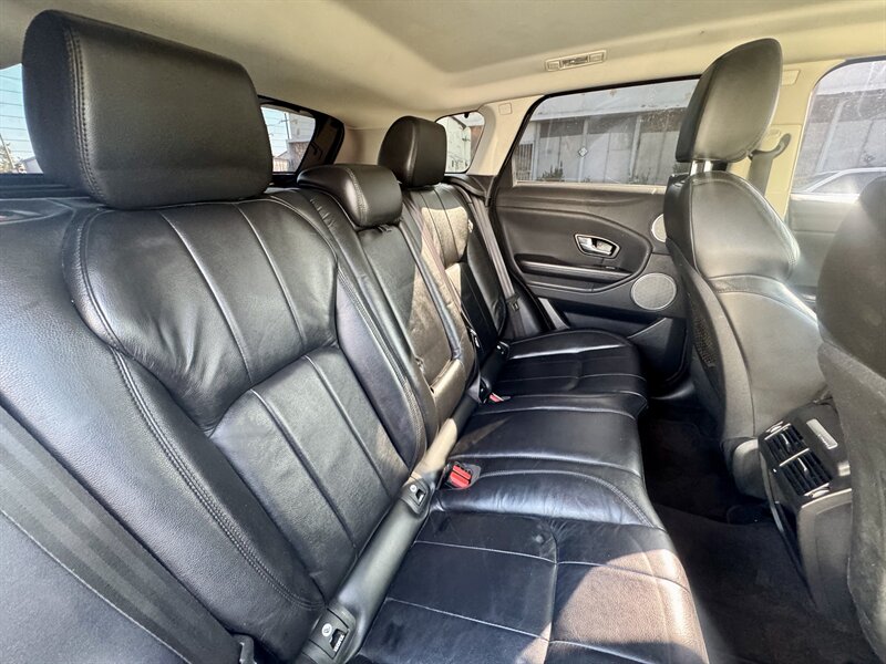 2019 Land Rover Range Rover Evoque SE - Photo 18 - Long Beach, CA 90813