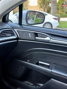 2019 Ford Fusion Titanium   - Photo 13 - Long Beach, CA 90813