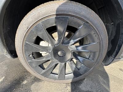 2023 Tesla Model Y   - Photo 28 - Long Beach, CA 90813