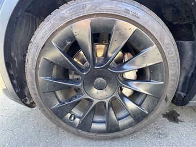 2023 Tesla Model Y   - Photo 26 - Long Beach, CA 90813