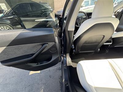 2023 Tesla Model Y   - Photo 24 - Long Beach, CA 90813