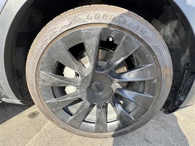 2023 Tesla Model Y   - Photo 27 - Long Beach, CA 90813