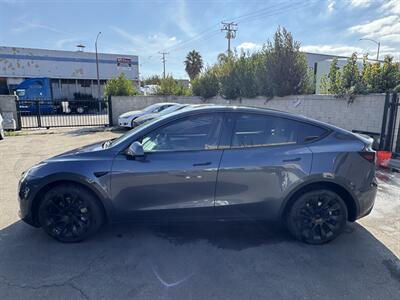2023 Tesla Model Y   - Photo 5 - Long Beach, CA 90813