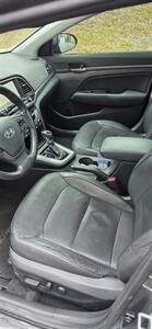 2018 Hyundai ELANTRA Limited - Photo 9 - Apopka, FL 32703
