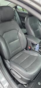 2018 Hyundai ELANTRA Limited - Photo 14 - Apopka, FL 32703