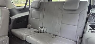2019 Chevrolet Suburban LT   - Photo 13 - Apopka, FL 32703