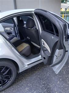 2013 Chevrolet Cruze LS Manual   - Photo 8 - Apopka, FL 32703