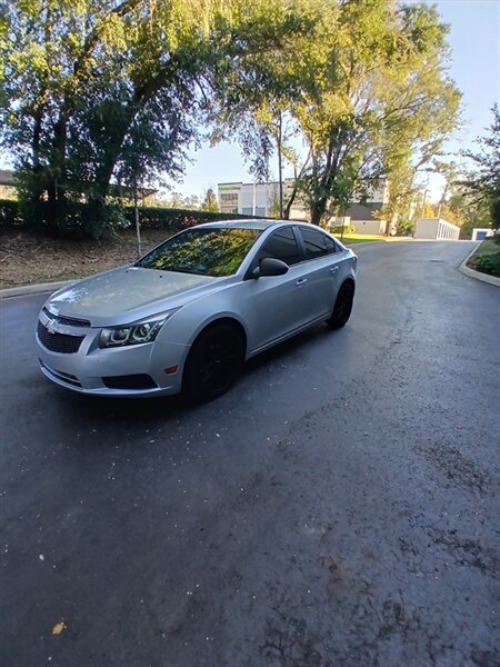 2013 Chevrolet Cruze LS Manual  
