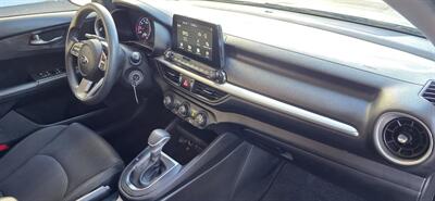2021 Kia Forte FE - Photo 12 - Apopka, FL 32703