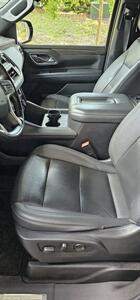 2023 Chevrolet Tahoe LT   - Photo 8 - Apopka, FL 32703