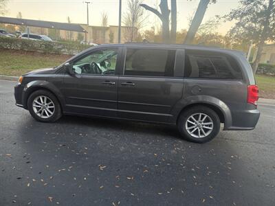 2016 Dodge Grand Caravan SXT   - Photo 4 - Apopka, FL 32703
