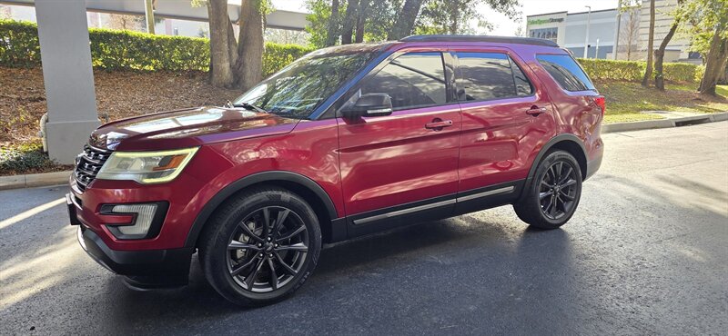 2017 Ford Explorer XLT  