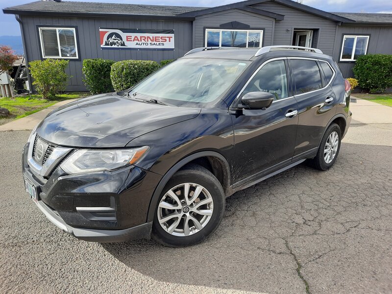 2017 Nissan Rogue S   - Photo 1 - Medford, OR 97504
