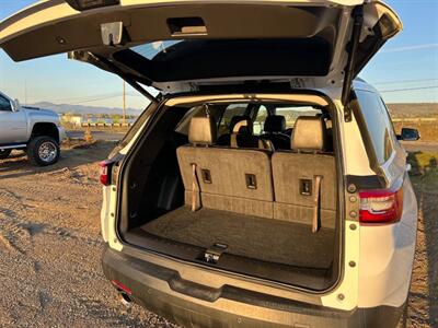 2019 Chevrolet Traverse LT Leather 4x4 4dr SUV - Photo 5 - Roseburg, OR 97470