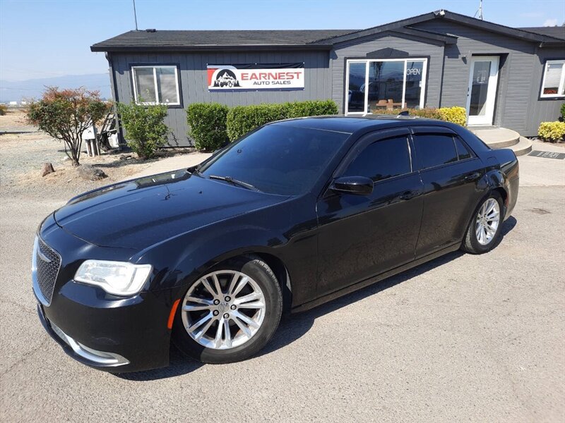 2016 Chrysler 300C 4dr Sedan  