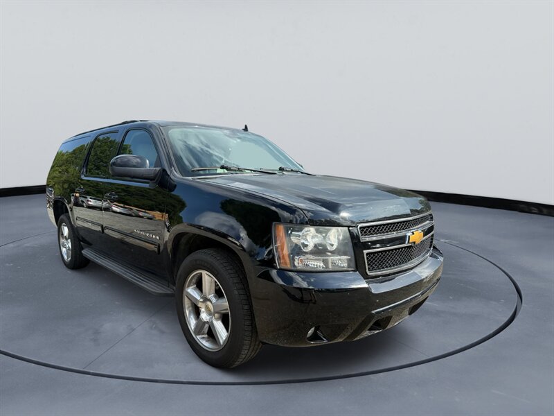 2013 Chevrolet Suburban LT  