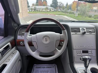 2005 Lincoln Navigator Luxury   - Photo 11 - Elk Grove, CA 95624