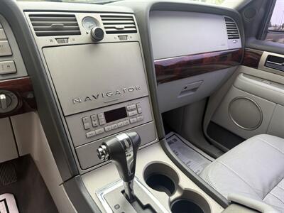 2005 Lincoln Navigator Luxury   - Photo 15 - Elk Grove, CA 95624