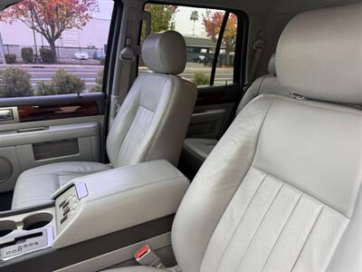 2005 Lincoln Navigator Luxury   - Photo 12 - Elk Grove, CA 95624