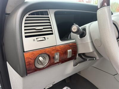 2005 Lincoln Navigator Luxury   - Photo 13 - Elk Grove, CA 95624