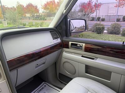2005 Lincoln Navigator Luxury   - Photo 16 - Elk Grove, CA 95624