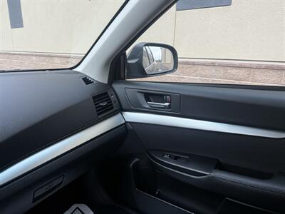 2010 Subaru Outback 2.5i - Photo 15 - Elk Grove, CA 95624
