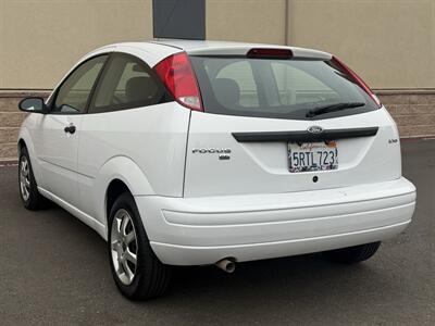 2005 Ford Focus ZX3 SE   - Photo 6 - Elk Grove, CA 95624