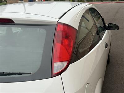 2005 Ford Focus ZX3 SE   - Photo 28 - Elk Grove, CA 95624