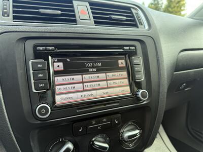 2011 Volkswagen Jetta SE PZEV   - Photo 10 - Elk Grove, CA 95624