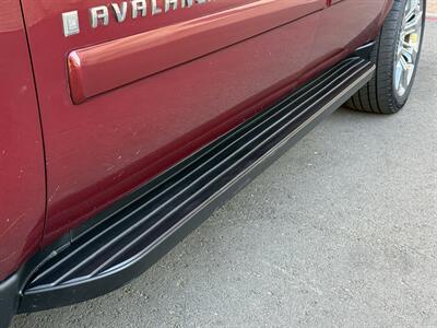 2008 Chevrolet Avalanche LS - Photo 19 - Elk Grove, CA 95624