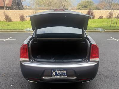 2016 Chrysler 300C Platinum   - Photo 15 - Elk Grove, CA 95624
