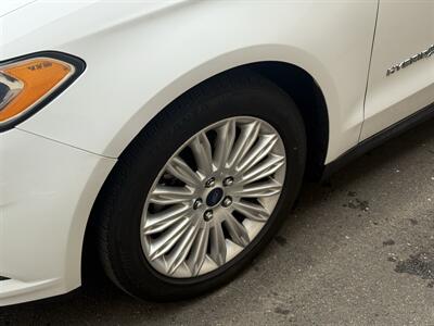 2016 Ford Fusion Hybrid S   - Photo 27 - Elk Grove, CA 95624