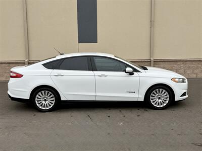 2016 Ford Fusion Hybrid S   - Photo 4 - Elk Grove, CA 95624