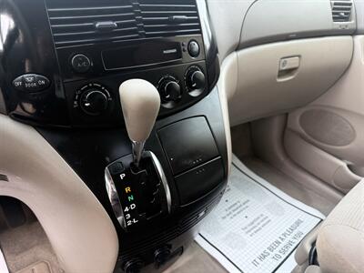 2004 Toyota Sienna CE 7 Passenger - Photo 11 - Elk Grove, CA 95624