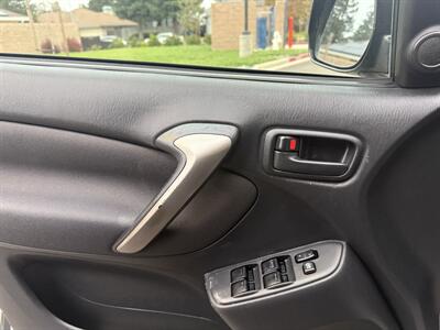 2004 Toyota RAV4   - Photo 13 - Elk Grove, CA 95624