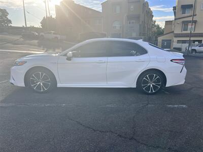 2020 Toyota Camry Hybrid SE  Hybrid - Photo 2 - San Diego, CA 92115