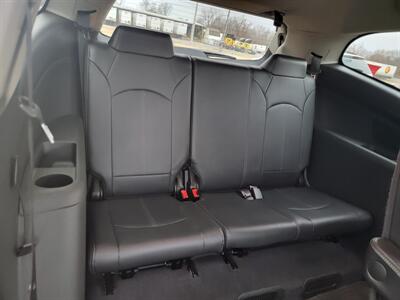 2017 Chevrolet Traverse LT   - Photo 8 - Topeka, KS 66608